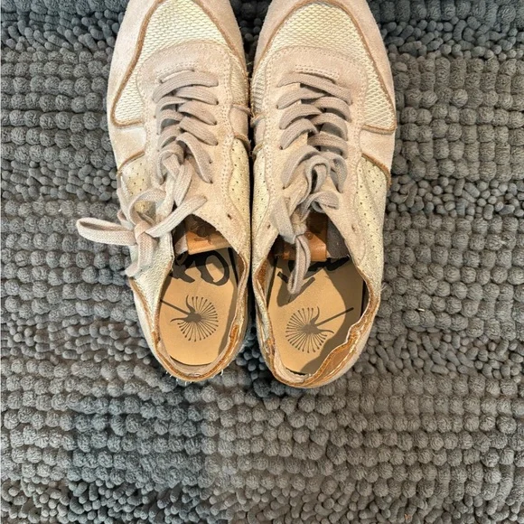 OTBT Women’s Snowbird Leather Sneakers - Picture 5 of 5